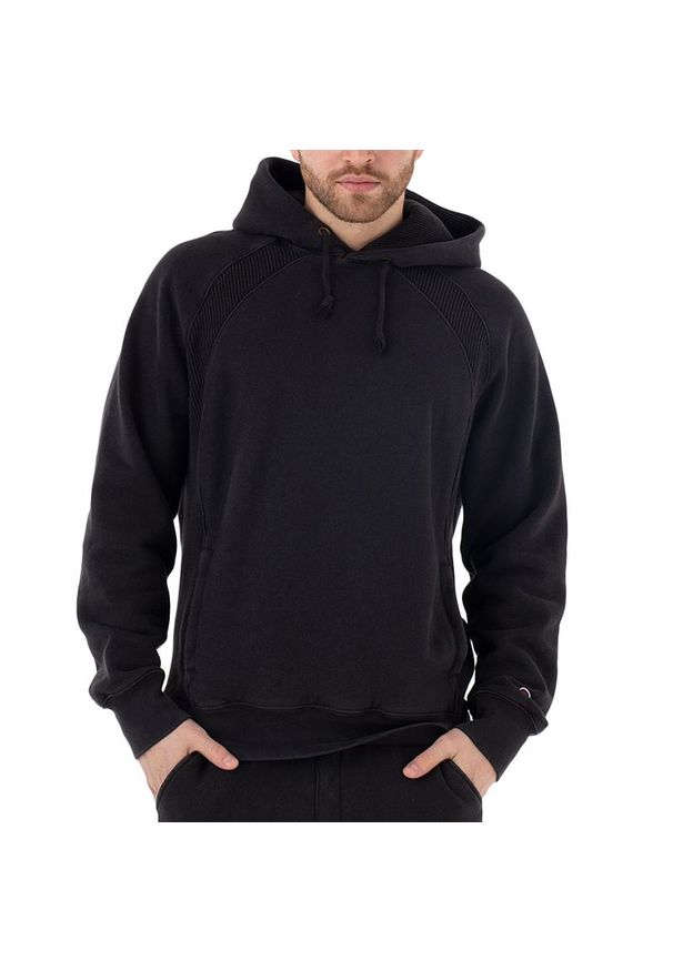 Bluza Champion Waffle Insert Reverse Weave Hoodie 218643-KK001 - czarna. Typ kołnierza: kaptur. Kolor: czarny. Materiał: tkanina, bawełna, poliester. Wzór: aplikacja. Styl: sportowy, klasyczny