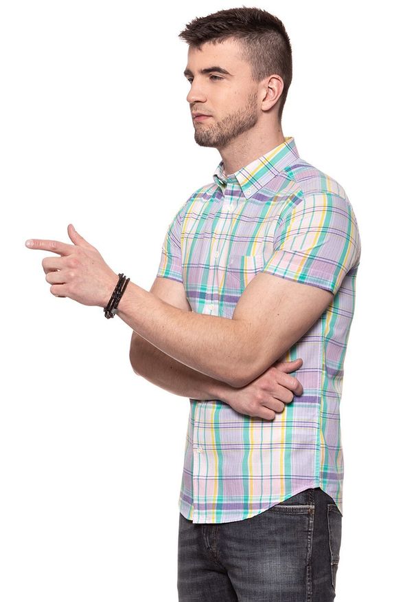 Wrangler - KOSZULA MĘSKA KRÓTKI RĘKAW WRANGLER SS 1PKT BUTTON-DOWN SEA PINK W5944NQWF 112129757. Typ kołnierza: button down. Materiał: bawełna. Długość rękawa: krótki rękaw. Długość: krótkie