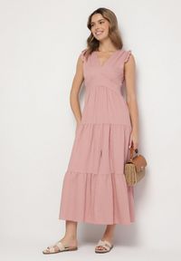 Born2be - Różowa Wiskozowa Sukienka z Falbankami Sadoline. Okazja: na co dzień. Typ kołnierza: kołnierz z falbankami. Kolor: różowy. Materiał: wiskoza. Styl: boho, casual #6