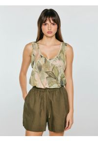 Big-Star - Top damski bez rękawów w roślinny wzór Miria 000. Typ kołnierza: dekolt w kształcie V. Kolor: wielokolorowy. Materiał: dzianina, skóra. Długość rękawa: bez rękawów. Wzór: kwiaty, aplikacja. Sezon: lato. Styl: elegancki #1