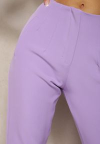 Renee - Fioletowe Spodnie Garniturowe High Waist z Paskiem Wenus. Okazja: na co dzień, na spotkanie biznesowe. Stan: podwyższony. Kolor: fioletowy. Materiał: materiał, tkanina. Wzór: gładki, jednolity. Styl: biznesowy, casual #3