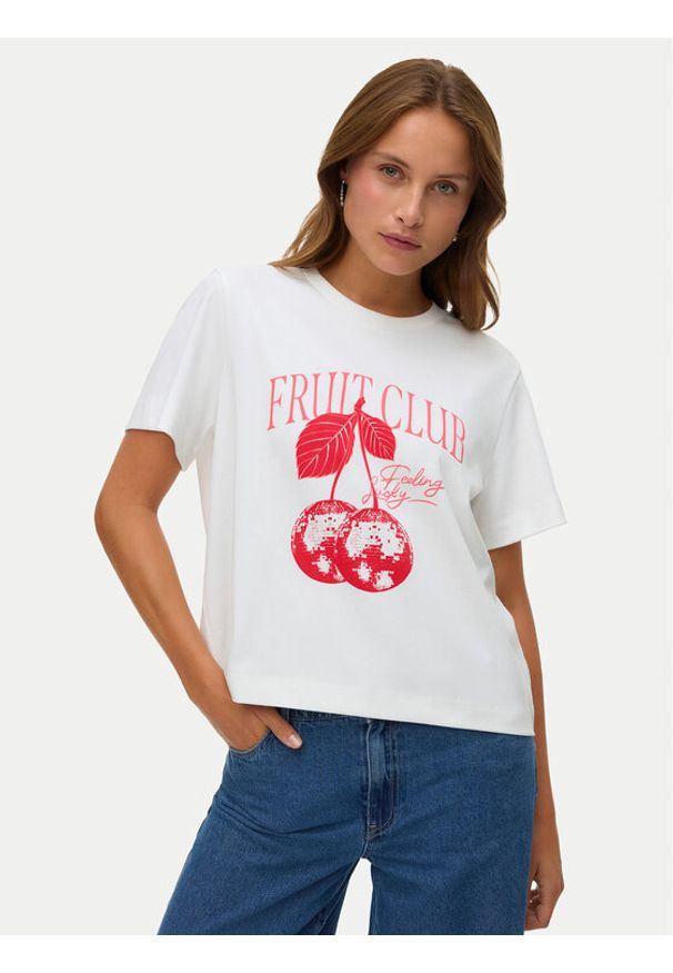 Vero Moda T-Shirt Yma 10338503 Biały Regular Fit. Kolor: biały. Materiał: bawełna