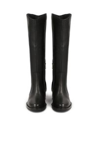 Kazar - Skórzane kozaki damskie na podwyższeniu. Kolor: czarny. Materiał: skóra. Szerokość cholewki: normalna. Sezon: jesień, zima. Obcas: na koturnie #3