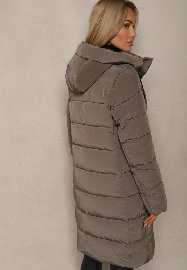 Renee - Zielona Kurtka z Pikowanymi Przeszyciami Kapturem i Wysokim Kołnierzem Atinesca. Okazja: na co dzień. Kolor: zielony. Materiał: jeans. Sezon: zima. Styl: casual