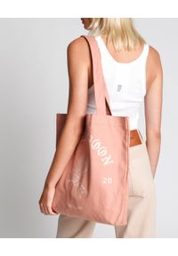 ONETEASPOON - Różowa torba Bower Bird. Kolor: wielokolorowy, fioletowy, różowy. Materiał: bawełna. Wzór: nadruk