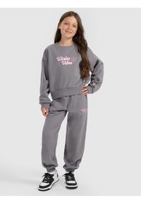 4f - 4F Bluza dresowa nierozpinana bez kaptura dziewczęca - szara 158 (12-13 lat). Okazja: na co dzień, na uczelnię. Typ kołnierza: bez kaptura. Kolor: szary. Materiał: dresówka. Sezon: lato. Styl: casual #2