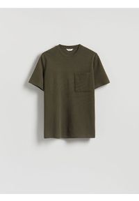 Reserved - Strukturalny t-shirt comfort fit - oliwkowy. Kolor: oliwkowy. Materiał: bawełna, dzianina