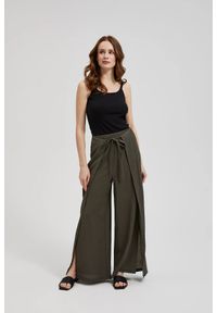 MOODO - Spodnie z szerokimi nogawkami i gumą w talii oliwkowe. Kolor: oliwkowy. Materiał: guma
