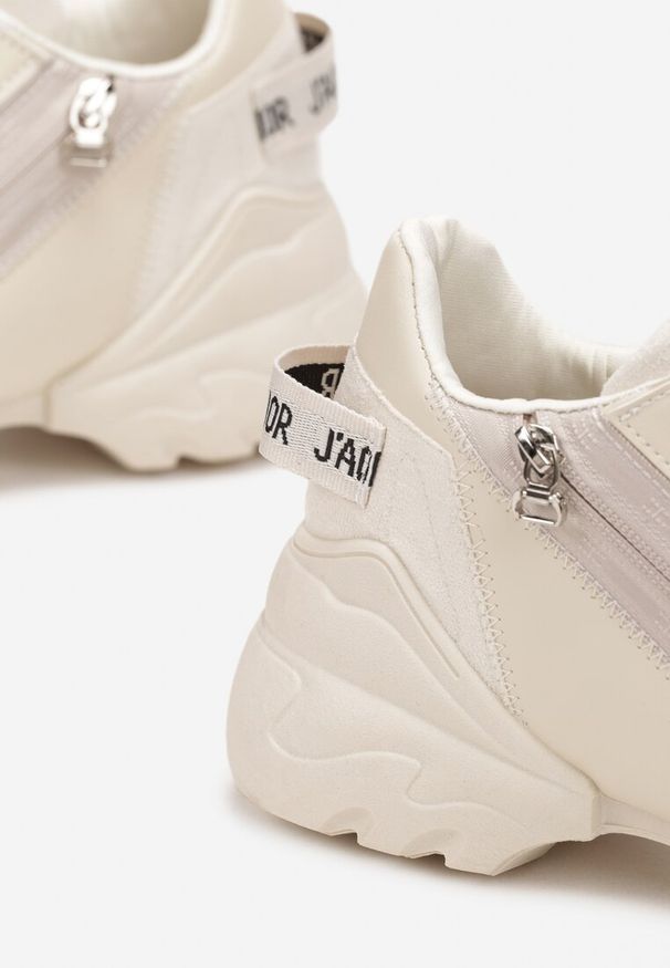 Renee - Beżowe Sznurowane Sneakersy na Grubej Podeszwie z Suwakami Zazila. Kolor: beżowy