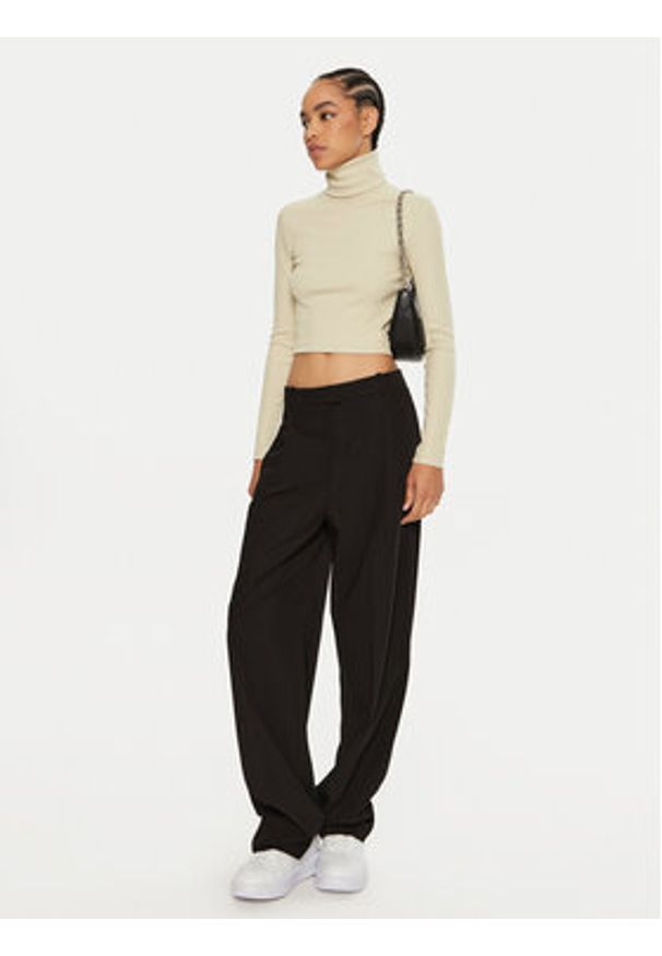 Calvin Klein Jeans Golf J20J224196 Zielony Regular Fit. Typ kołnierza: golf. Kolor: zielony. Materiał: bawełna