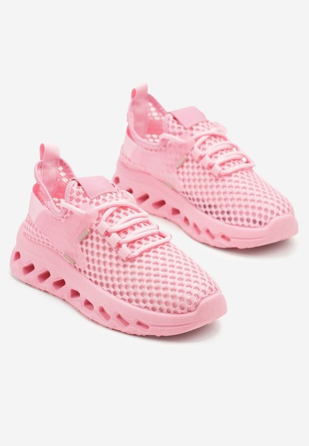 Born2be - Fuksjowe Siateczkowe Buty Sportowe Sneakersy na Grubej Tłoczonej Podeszwie Luriane. Okazja: na co dzień. Kolor: różowy. Materiał: jeans, materiał