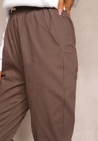 Renee - Brązowe Bawełniane Spodnie Dresowe z Gumką w Talii Arnhill. Stan: podwyższony. Kolor: brązowy. Materiał: bawełna, dresówka #4