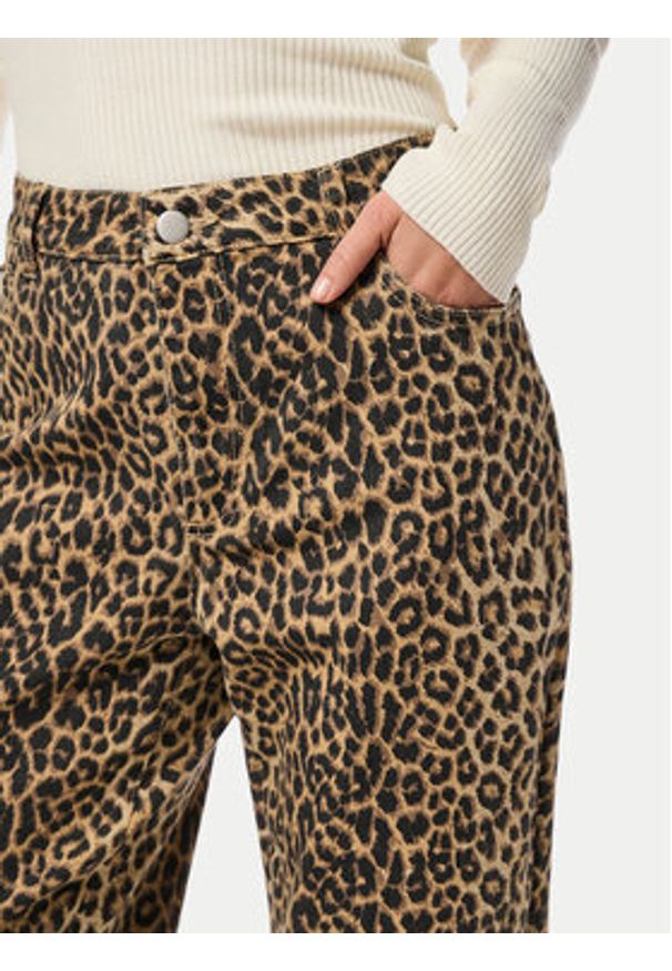 Pieces Jeansy Salume 17156943 Brązowy Straight Fit. Kolor: brązowy