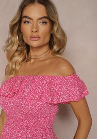 Renee - Fuksjowa Kwiecista Sukienka Hiszpanka z Bawełny z Gumką w Pasie Nevima. Okazja: na co dzień. Typ kołnierza: dekolt hiszpanka. Kolor: różowy. Materiał: bawełna. Sezon: lato. Styl: casual. Długość: mini #5