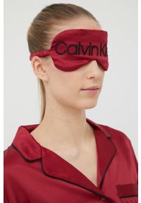 Calvin Klein Underwear piżama z opaską na oczy damska kolor bordowy satynowa. Kolor: czerwony. Materiał: satyna. Długość: długie. Wzór: ze splotem #5