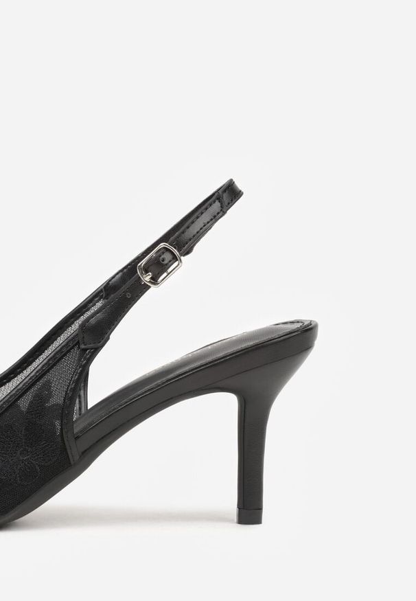 Renee - Czarne Sandały na Szpilce Ozdobione Haftem Chelmeda. Okazja: na co dzień. Zapięcie: sprzączka. Kolor: czarny. Materiał: jeans. Wzór: aplikacja, haft. Obcas: na szpilce. Styl: klasyczny, casual, elegancki