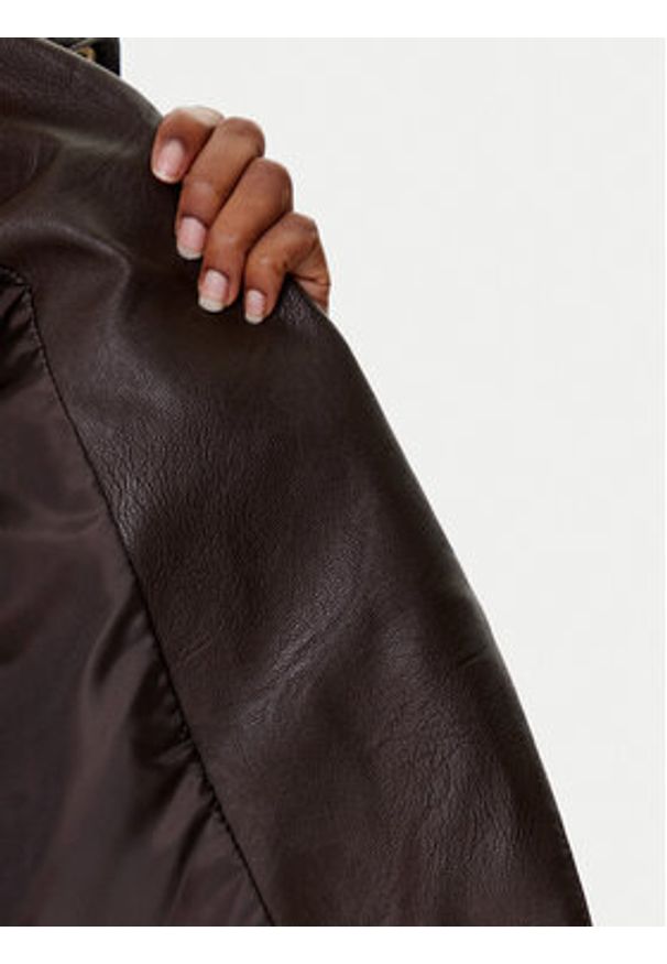 Morgan Kurtka z imitacji skóry 202-GRAMMO.N Brązowy Regular Fit. Kolor: brązowy. Materiał: skóra