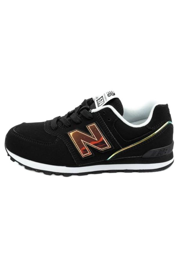 Buty New Balance Gc574Mtk czarne złoty. Kolor: złoty, czarny, wielokolorowy. Materiał: syntetyk, materiał. Model: New Balance 574