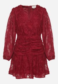 Born2be - Bordowa Koronkowa Sukienka z Kopertowym Dekoltem i Marszczeniami Labisse. Okazja: na co dzień. Typ kołnierza: dekolt kopertowy. Kolor: czerwony. Materiał: koronka. Typ sukienki: kopertowe. Styl: casual, klasyczny #3
