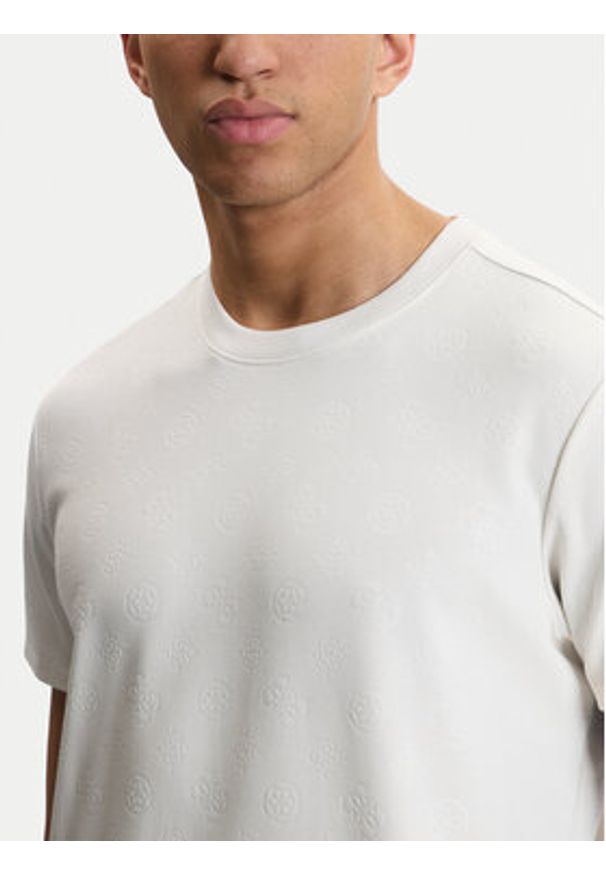 Guess T-Shirt M6GP26 K3177 Écru Regular Fit. Kolor: kremowy. Materiał: syntetyk