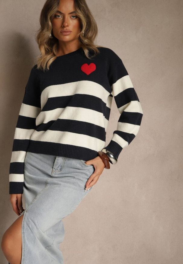 Renee - Granatowy Prosty Sweter z Domieszką Kaszmiru Zdobiony Wzorem w Pasy Tarvane. Okazja: na co dzień. Kolor: niebieski. Materiał: kaszmir. Wzór: aplikacja. Styl: casual