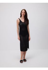 Reserved - Ażurowa narzutka plażowa - czarny. Okazja: na plażę. Kolor: czarny. Materiał: dzianina. Wzór: ażurowy #1