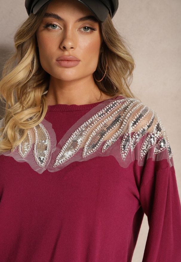 Renee - Fioletowy Sweter z Wiskozą Ozdobiony Koralikami i Cekinami Nevarita. Okazja: na co dzień. Kolor: fioletowy. Materiał: wiskoza. Długość rękawa: długi rękaw. Długość: długie. Wzór: aplikacja. Sezon: zima, jesień. Styl: elegancki, casual
