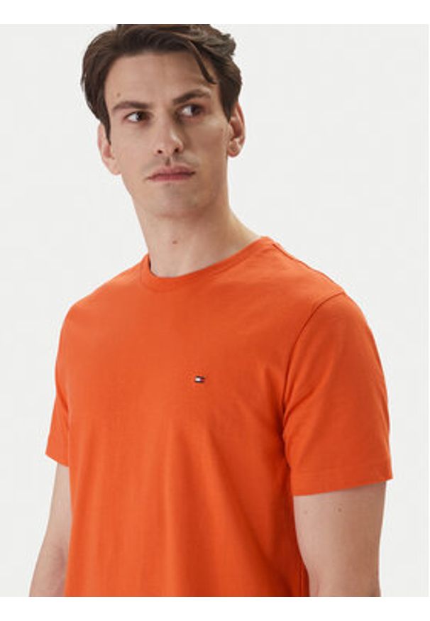 TOMMY HILFIGER - Tommy Hilfiger T-Shirt Ess Seasonal MW0MW39995 Pomarańczowy Regular Fit. Kolor: pomarańczowy. Materiał: bawełna