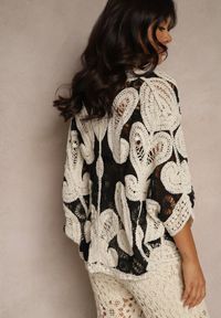 Renee - Czarna Szydełkowa Bluzka z Bawełny z Rękawami Typu Nietoperz Filamea. Okazja: na co dzień. Kolor: czarny. Materiał: bawełna. Styl: elegancki, casual #3