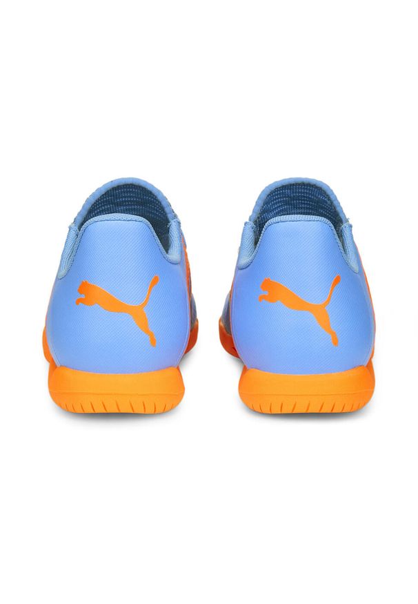 Buty piłkarskie dla dzieci Puma Future Play IT JR. Zapięcie: sznurówki. Kolor: pomarańczowy, biały, wielokolorowy. Materiał: materiał, syntetyk. Szerokość cholewki: normalna. Sport: piłka nożna