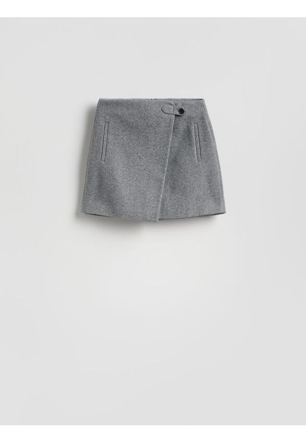 Reserved - Spódnica mini z zakładką - ciemnoszary. Kolor: szary. Materiał: tkanina. Długość: krótkie