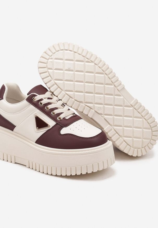 Born2be - Beżowo-Bordowe Sneakersy na Karbowanej Platformie Feniora. Okazja: na co dzień. Kolor: beżowy. Materiał: jeans. Sezon: wiosna, lato. Obcas: na platformie