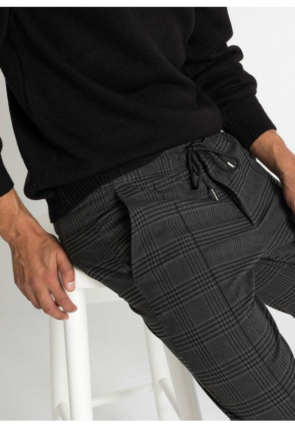 bonprix - Spodnie z wygodnym pasem w talii, regular fit. Kolor: szary