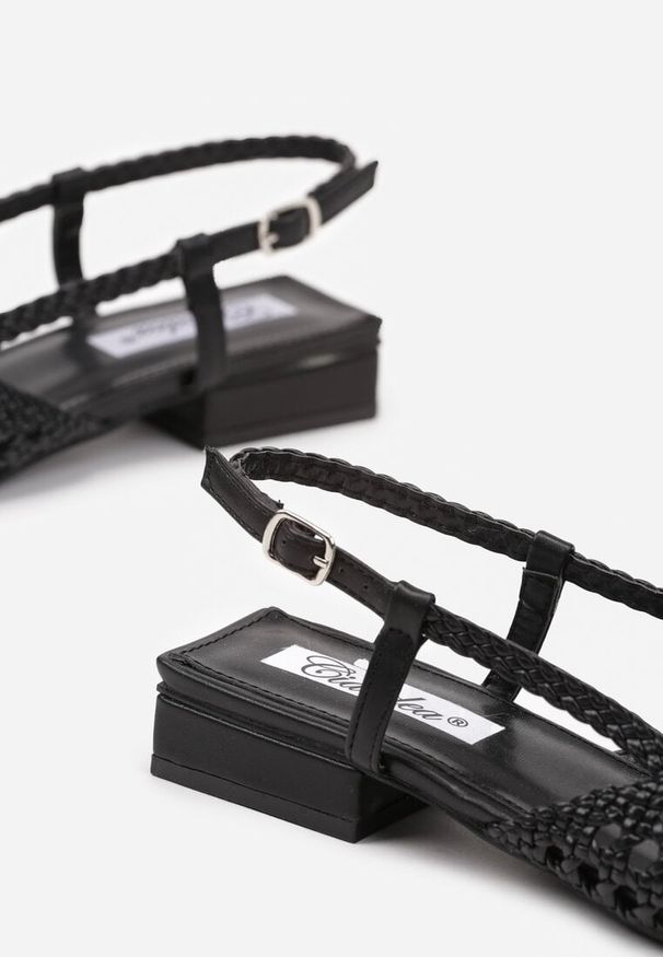 Renee - Czarne Ażurowe Sandały Typu Slingback Ciaralin. Okazja: na co dzień. Zapięcie: sprzączka. Kolor: czarny. Wzór: ażurowy. Sezon: lato. Obcas: na obcasie. Styl: casual. Wysokość obcasa: średni