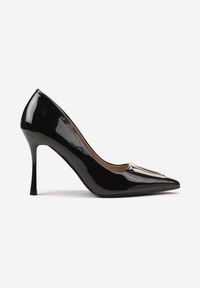Renee - Czarne Szpilki Lakierowane Ozdobione Aplikacją Riluana. Kolor: czarny. Materiał: lakier. Wzór: aplikacja. Obcas: na szpilce. Styl: elegancki. Wysokość obcasa: średni #5