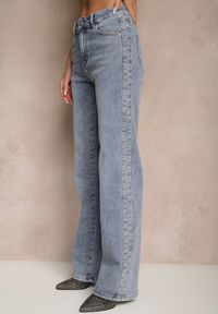 Renee - Jasnoniebieskie Jeansy High Waist o Szerokim Kroju Ulanira. Okazja: na co dzień. Stan: podwyższony. Kolor: niebieski. Styl: elegancki, casual