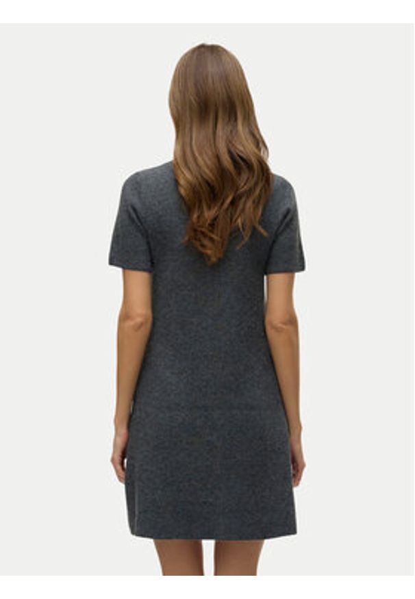 Vero Moda Sukienka dzianinowa Johanna 10333908 Szary Standard Fit. Kolor: szary. Materiał: syntetyk