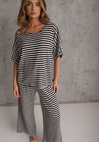 Renee - Beżowo-Granatowy Komplet Oversize Stylizowany na Dziergany T-shirt i Luźne Spodnie w Paski Relorin. Kolor: beżowy. Materiał: dziergany. Wzór: paski #8