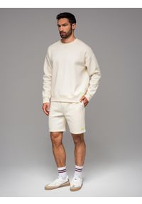 Ombre Clothing - Klasyczna bluza dresowa unisex z okrągłym dekoltem – kremowa V2 OU-SNBC-0104 - XL/XXL. Kolor: kremowy. Materiał: dresówka. Wzór: aplikacja. Styl: klasyczny