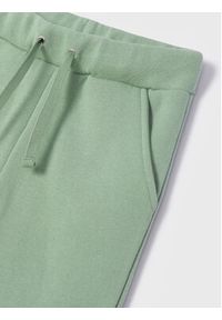 Mayoral Spodnie dresowe 4507 Zielony Regular Fit. Kolor: zielony. Materiał: syntetyk