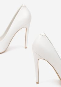Born2be - Białe Szpilki Typhime. Nosek buta: szpiczasty. Kolor: biały. Szerokość cholewki: normalna. Wzór: aplikacja, gładki. Obcas: na szpilce. Styl: klasyczny, elegancki, glamour #5