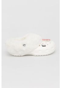 Crocs Kapcie kolor biały. Nosek buta: okrągły. Kolor: biały. Materiał: materiał, guma. Wzór: gładki #1