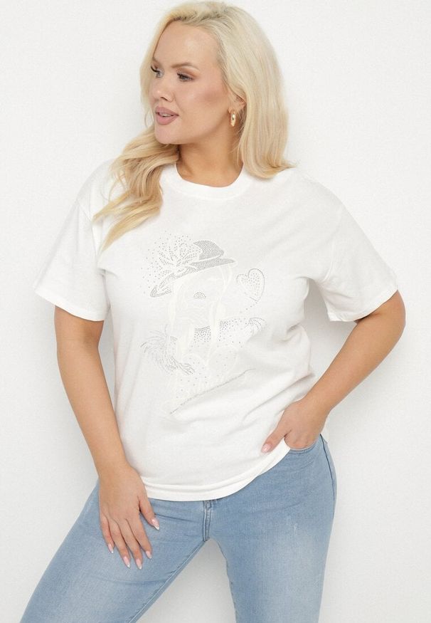 Born2be - Biały T-shirt z Bawełny z Cyrkoniowym Nadrukiem Sovtebia. Okazja: na co dzień. Kolor: biały. Materiał: bawełna. Wzór: nadruk. Sezon: lato. Styl: casual, klasyczny