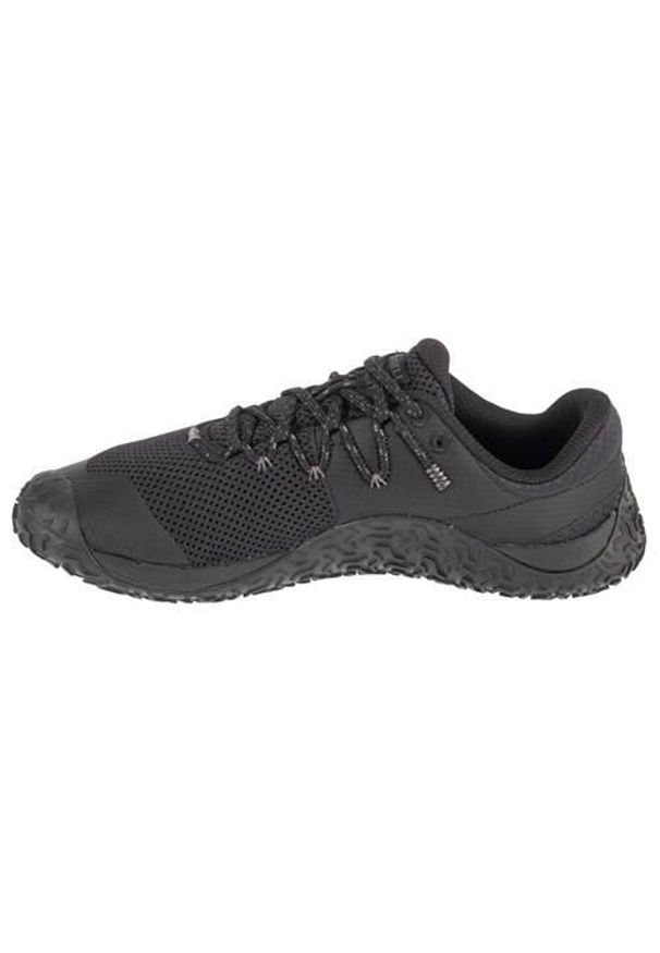 Buty do biegania damskie Merrell Trail Glove 7. Zapięcie: sznurówki. Kolor: czarny. Materiał: guma, materiał, tkanina, syntetyk. Szerokość cholewki: normalna