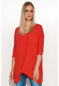 Makadamia - Asymetryczna Bluzka o Kroju Oversize - Czerwona. Kolor: czerwony. Materiał: wiskoza, elastan