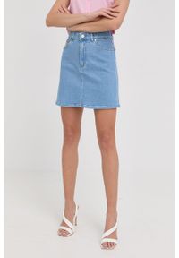 Trussardi Jeans - Trussardi spódnica jeansowa mini prosta. Okazja: na co dzień. Kolor: niebieski. Materiał: materiał. Styl: casual