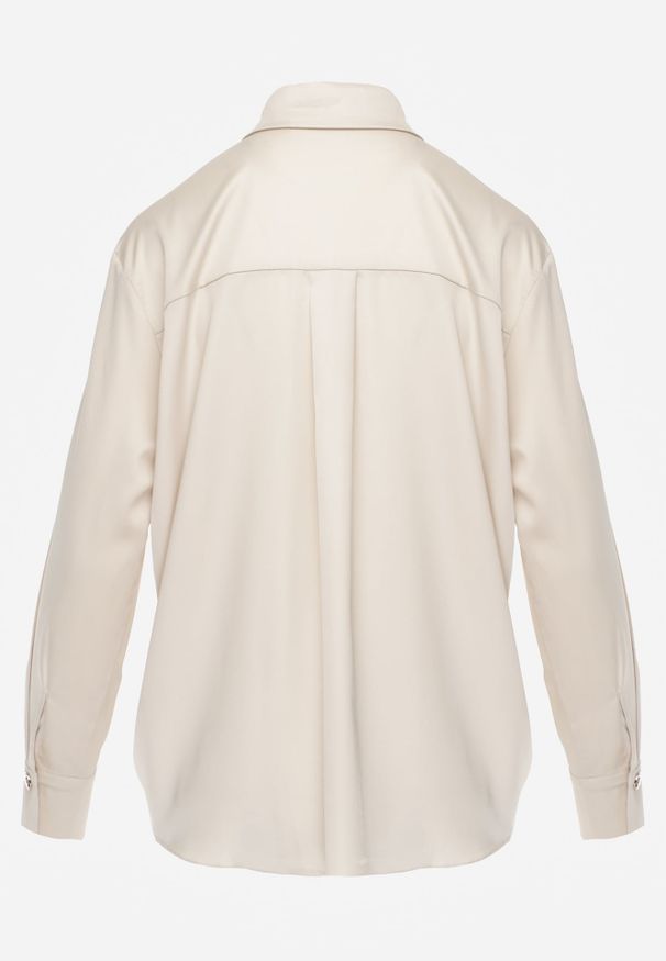 Renee - Jasnobeżowa Satynowa Koszula z Metalicznymi Guzikami w Eleganckim Stylu Lagulea. Kolor: beżowy. Materiał: satyna. Długość rękawa: długi rękaw. Długość: długie. Styl: elegancki