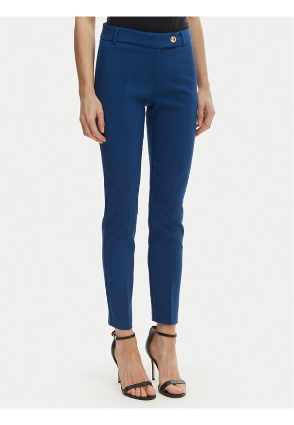 Rinascimento Spodnie materiałowe CFC0128638003 Niebieski Slim Fit. Kolor: niebieski. Materiał: syntetyk