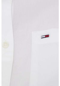 Tommy Jeans koszula bawełniana damska kolor biały relaxed z kołnierzykiem klasycznym. Typ kołnierza: kołnierzyk klasyczny. Kolor: biały. Materiał: bawełna. Styl: klasyczny #2