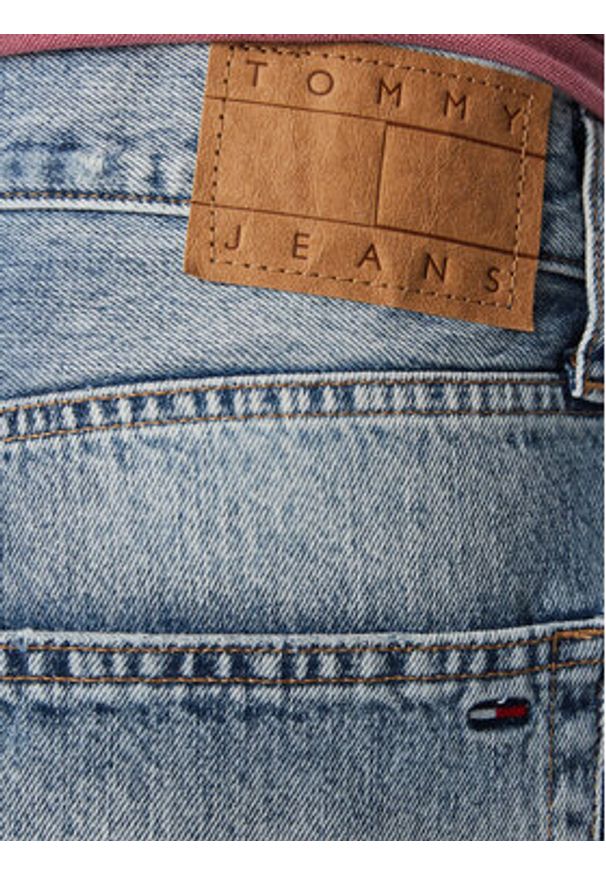 Tommy Jeans Szorty jeansowe Otis DM0DM23065 Niebieski jasny Regular Fit. Kolor: niebieski. Materiał: bawełna